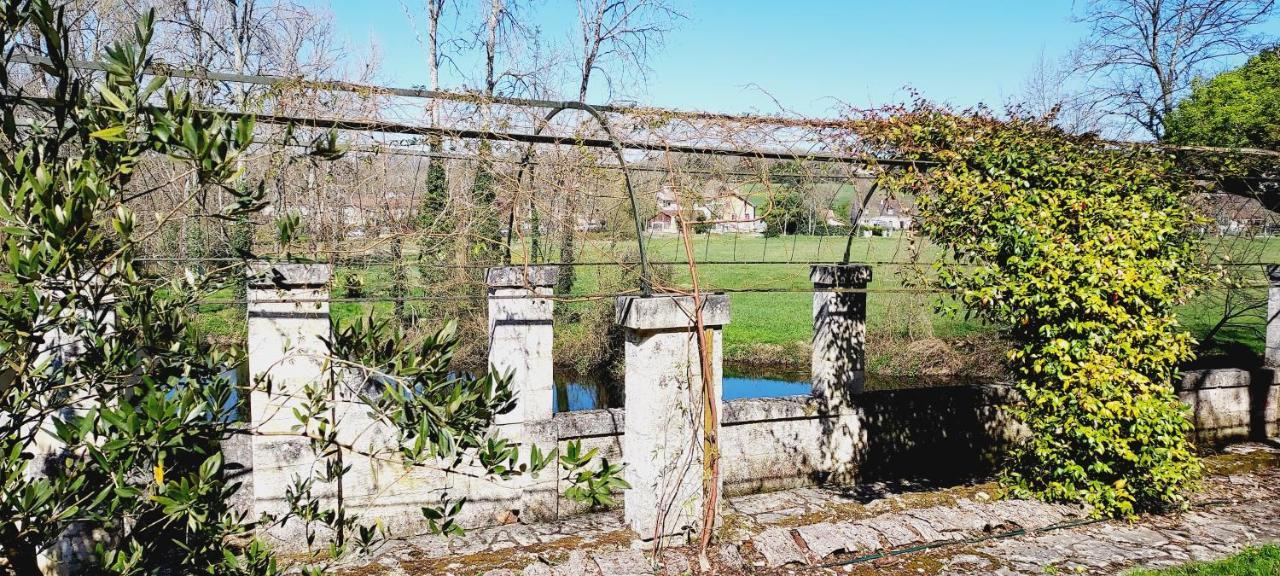Château des Sénéchaux, Bourdeilles Extérieur photo