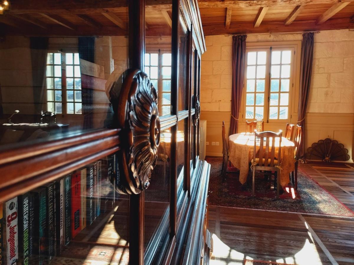 Château des Sénéchaux, Bourdeilles Extérieur photo