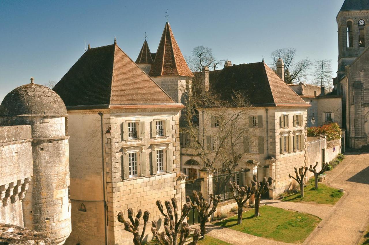Château des Sénéchaux, Bourdeilles Extérieur photo