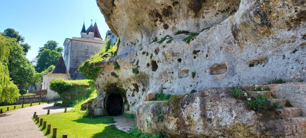 Château des Sénéchaux, Bourdeilles Extérieur photo