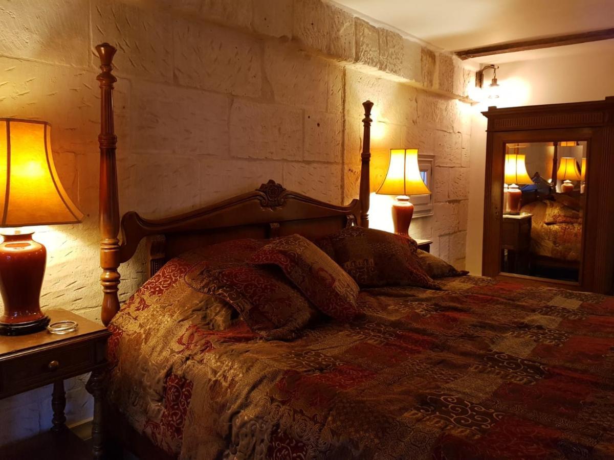 Château des Sénéchaux, Bourdeilles Extérieur photo