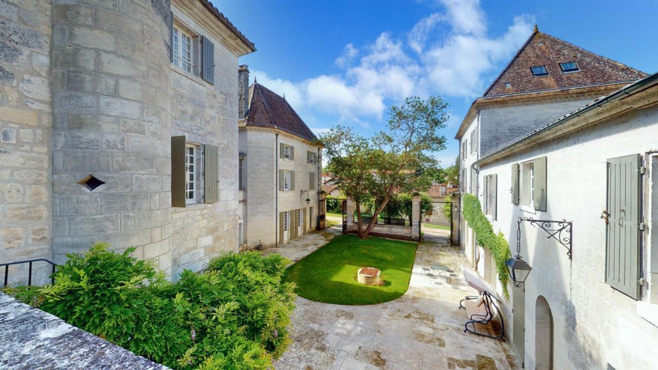 Château des Sénéchaux, Bourdeilles Extérieur photo