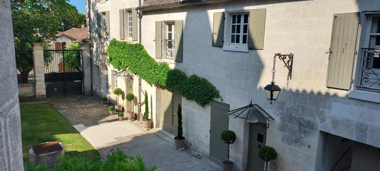 Château des Sénéchaux, Bourdeilles Extérieur photo