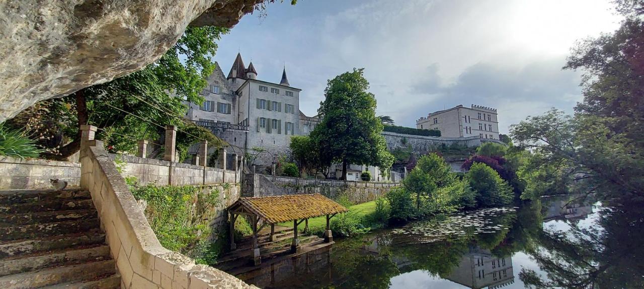 Château des Sénéchaux, Bourdeilles Extérieur photo