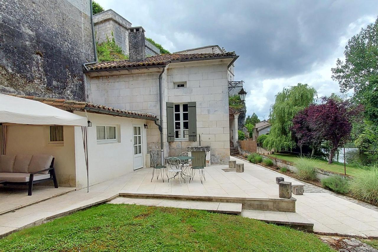 Château des Sénéchaux, Bourdeilles Extérieur photo