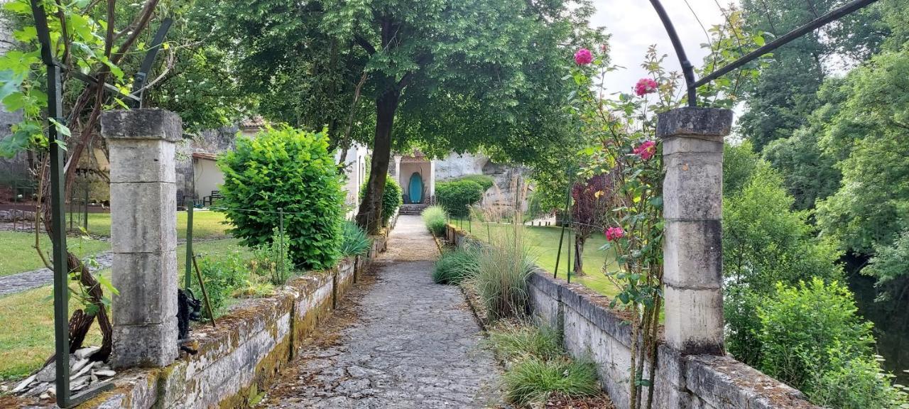 Château des Sénéchaux, Bourdeilles Extérieur photo